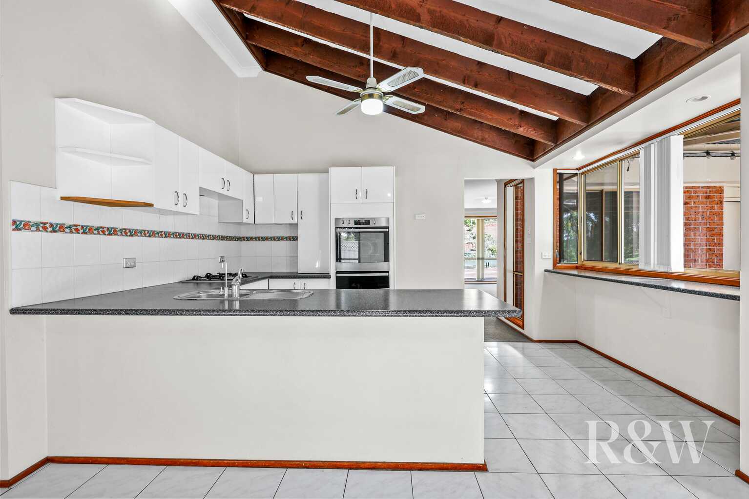 37 MOUNT HUON CIRCUIT Glen Alpine
