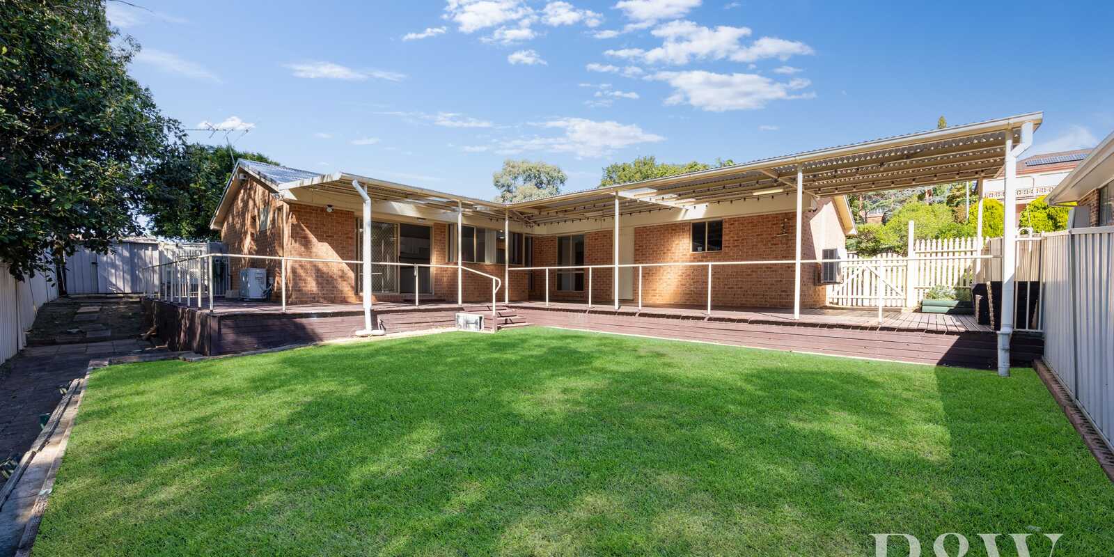 37 MOUNT HUON CIRCUIT Glen Alpine