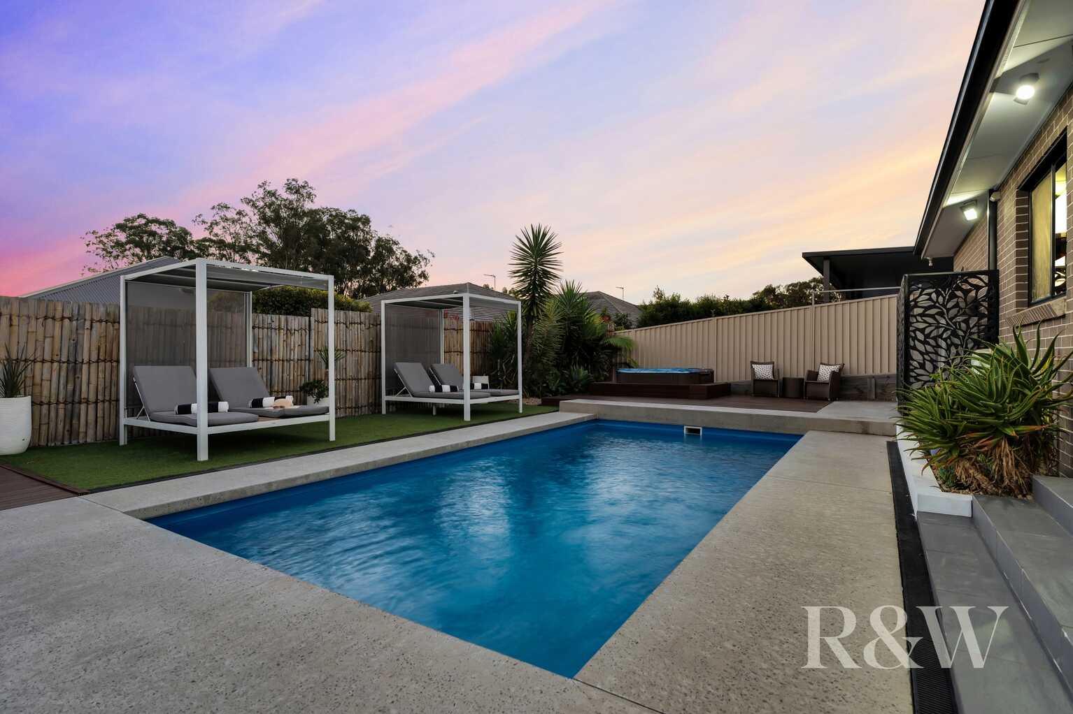 18 GOVERNOR DRIVE Harrington Park