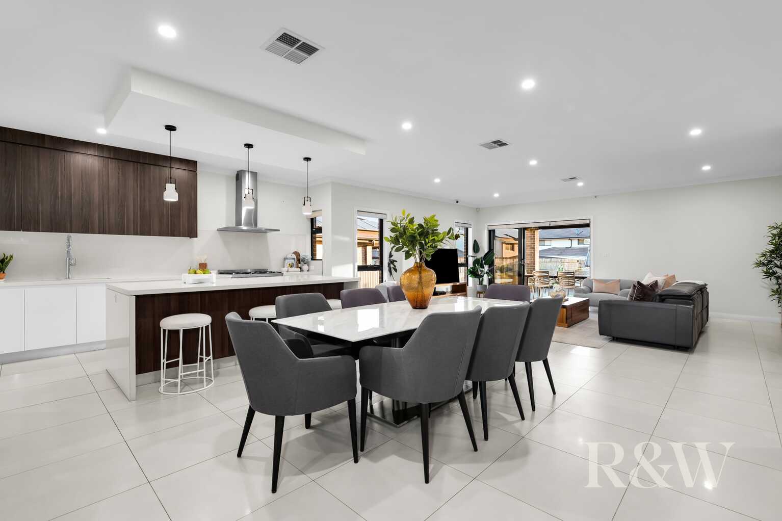 18 GOVERNOR DRIVE Harrington Park