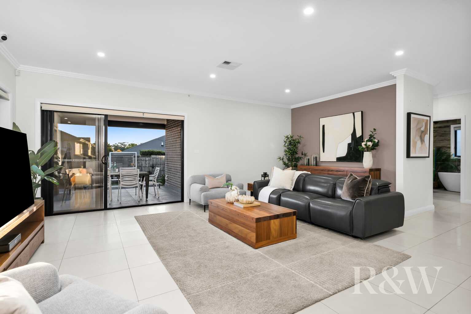 18 GOVERNOR DRIVE Harrington Park