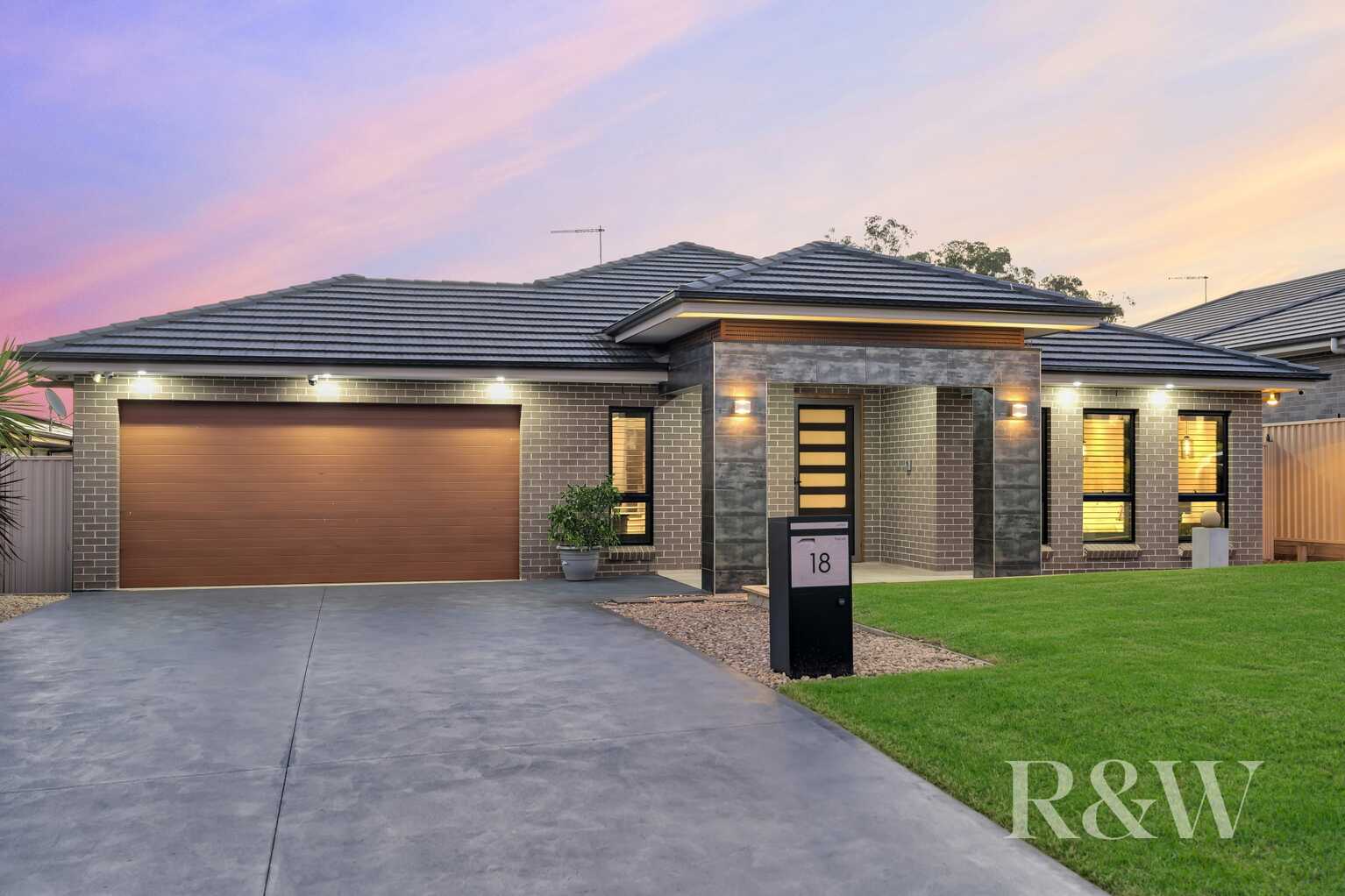 18 GOVERNOR DRIVE Harrington Park