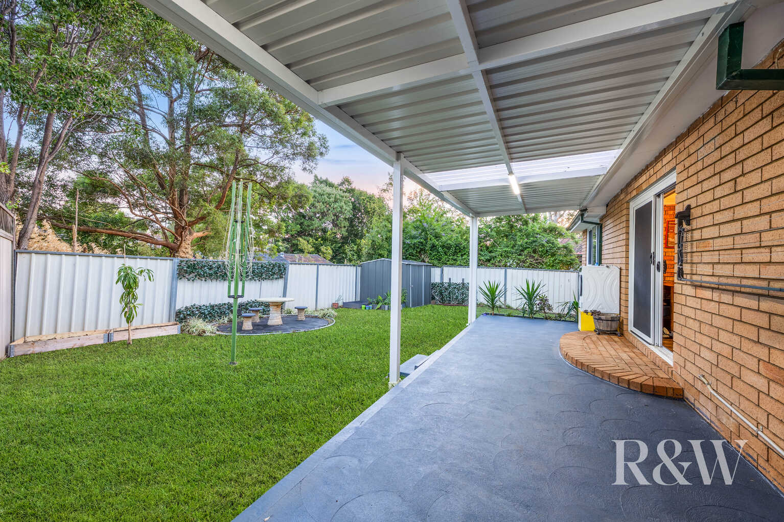 3 OMARU CRESCENT Bradbury