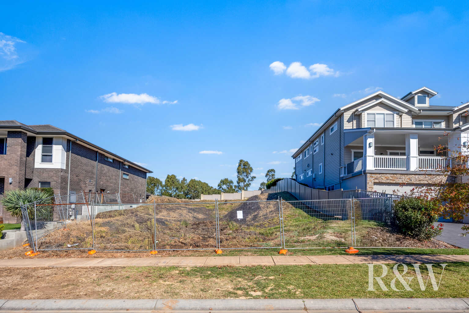 7 HAWTHORNE CIRCUIT Harrington Park