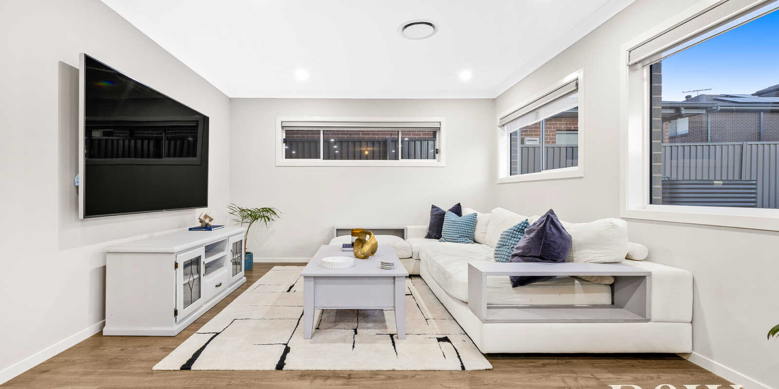 34 CALOTIS CRESCENT Denham Court