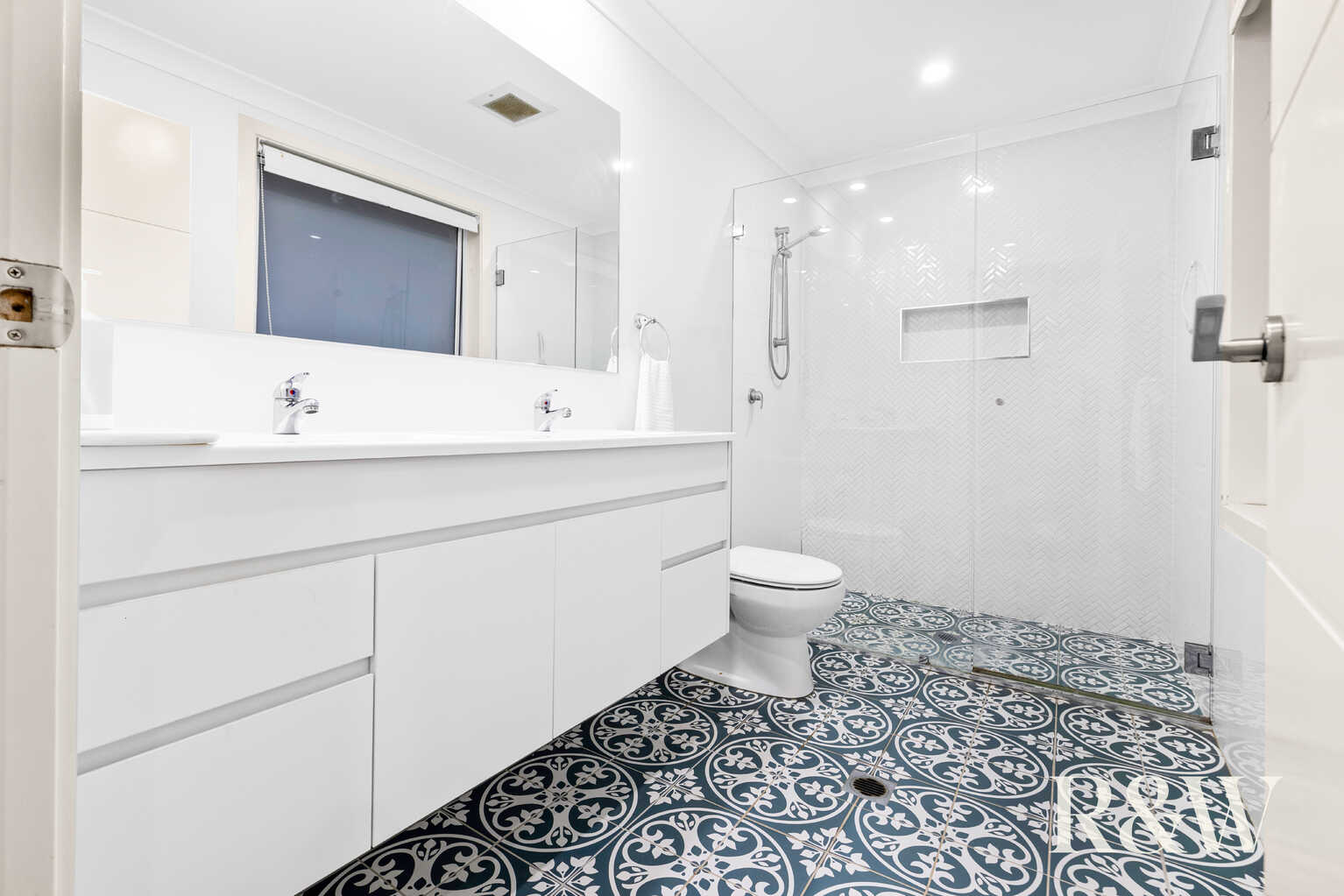 34 CALOTIS CRESCENT Denham Court