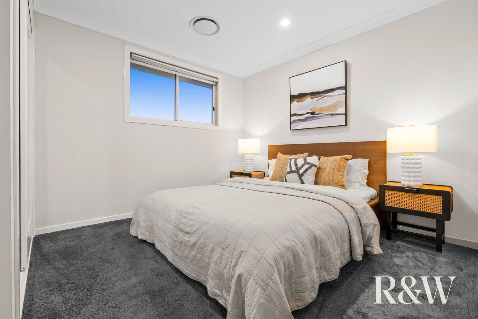 34 CALOTIS CRESCENT Denham Court
