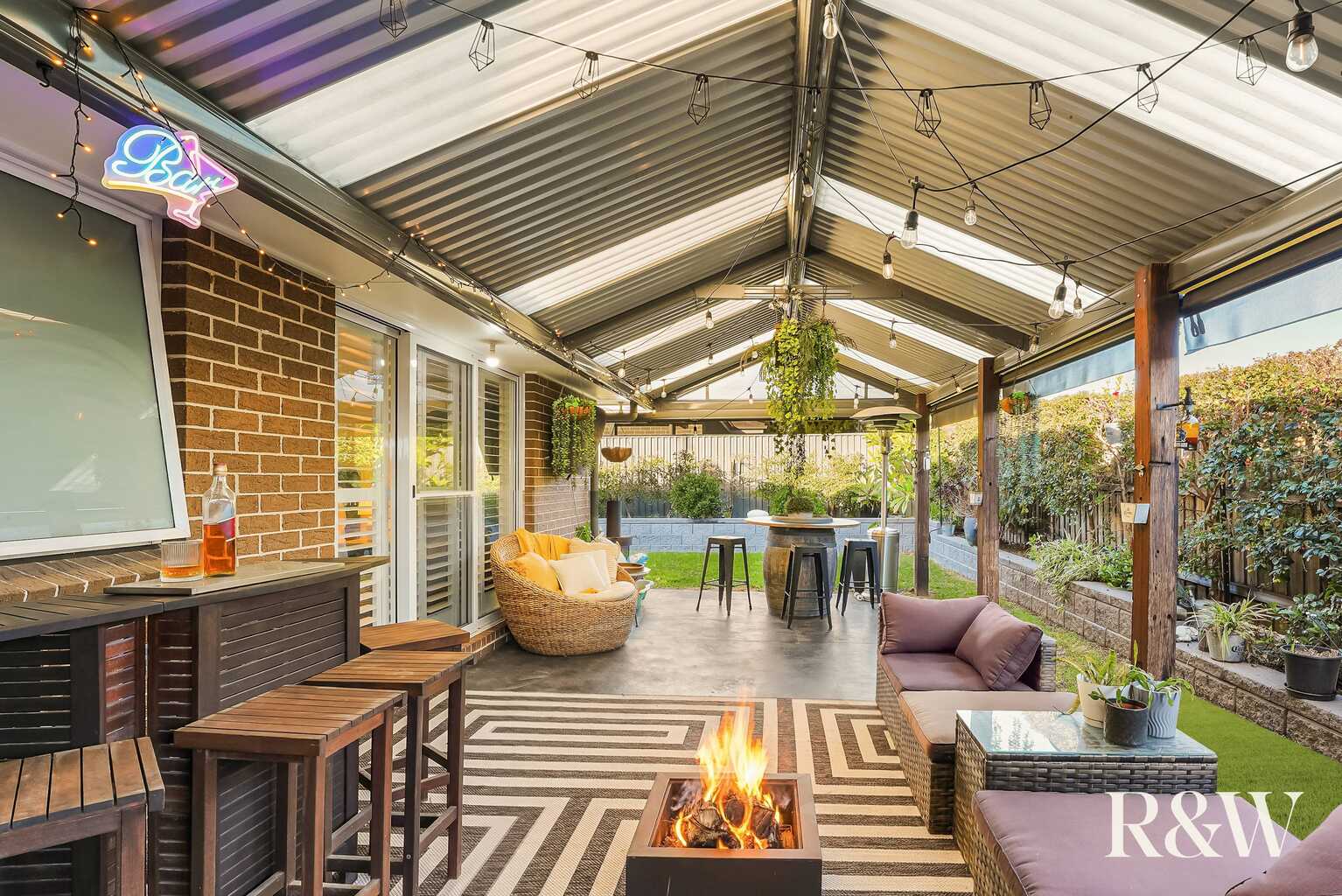 19 KINGFISHER ROAD Appin