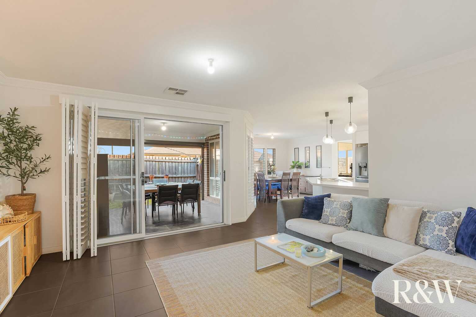 19 KINGFISHER ROAD Appin