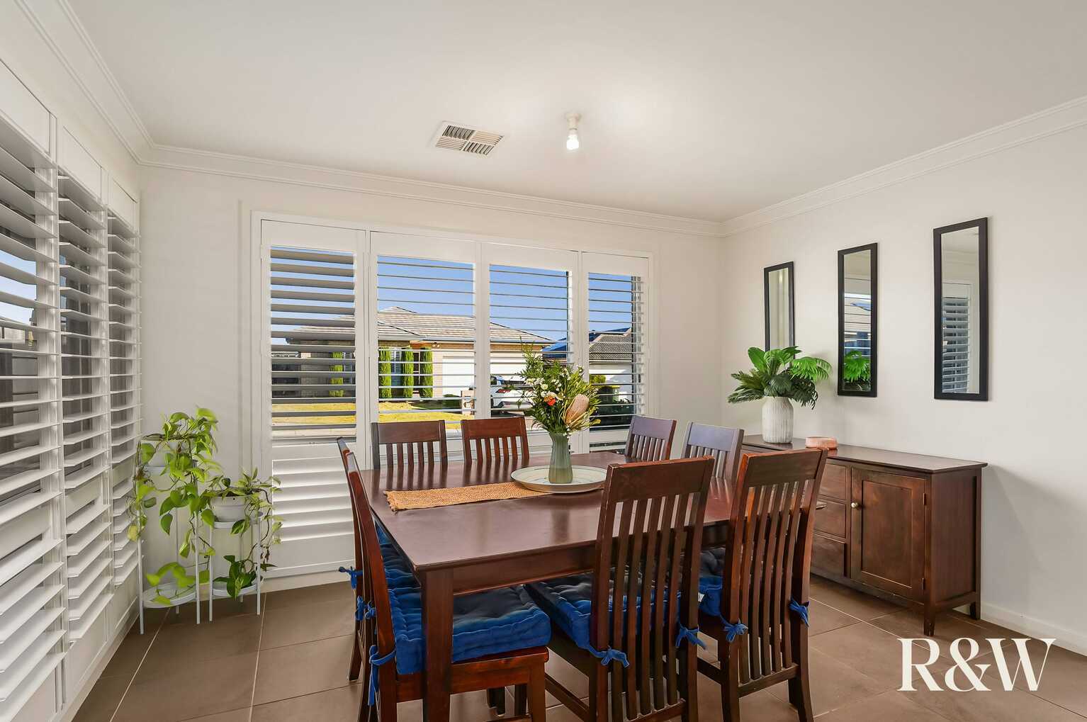 19 KINGFISHER ROAD Appin