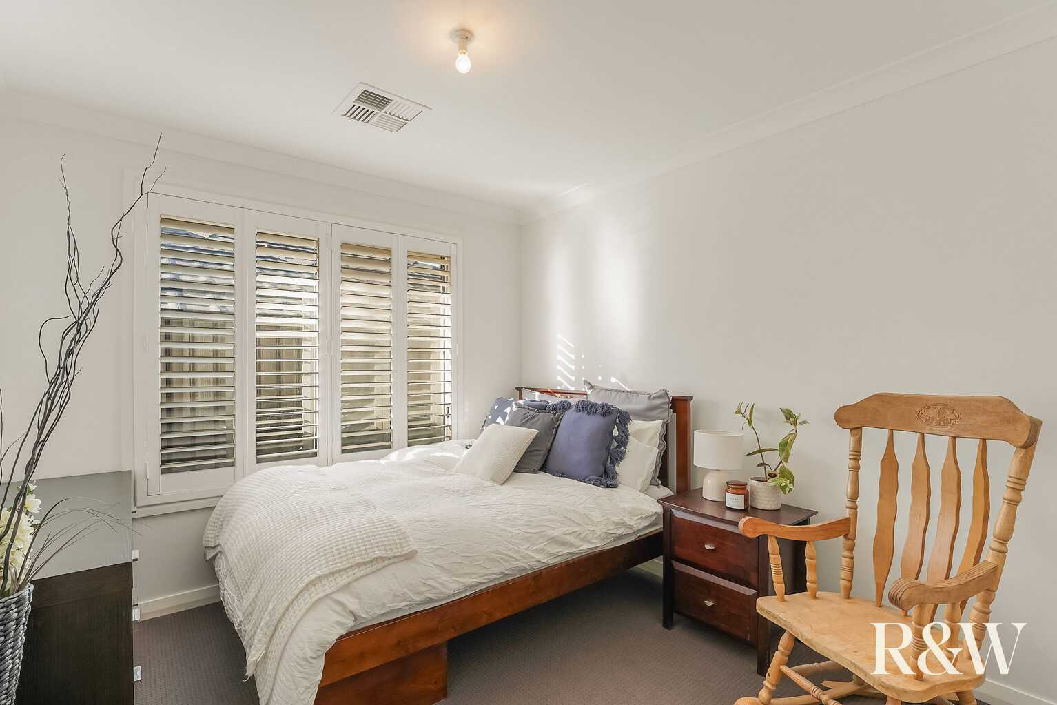 19 KINGFISHER ROAD Appin