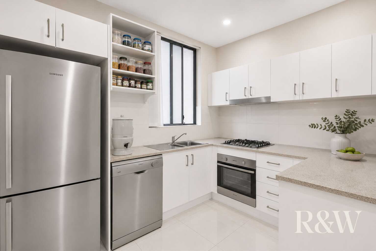 24/2 GEORGE STREET Warwick Farm