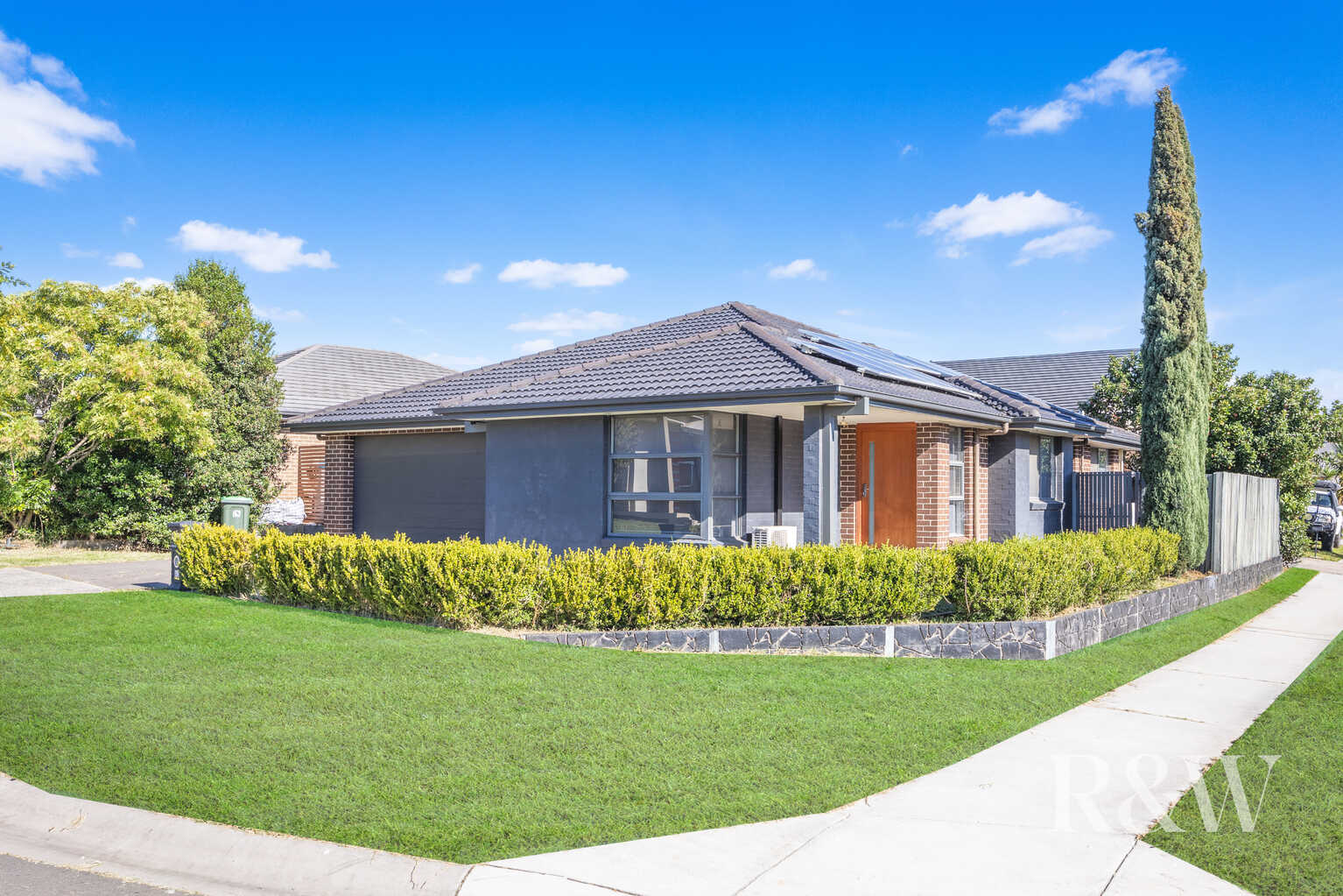 42 AMBROSE STREET Oran Park