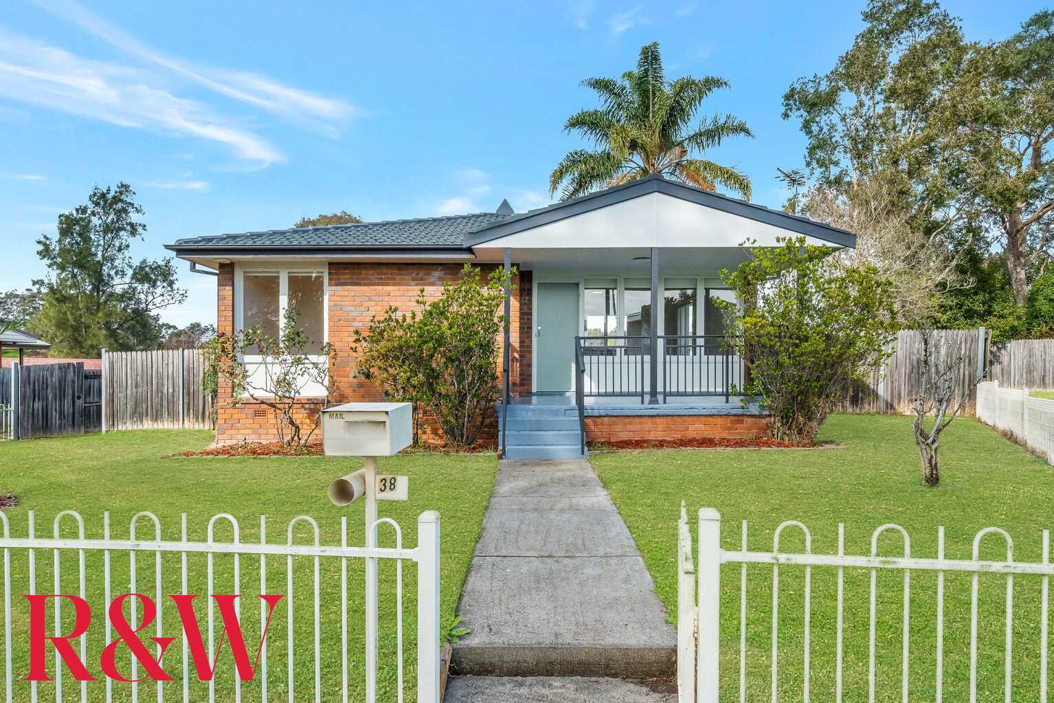 38 Docharty Street Bradbury 38 Docharty Street Bradbury