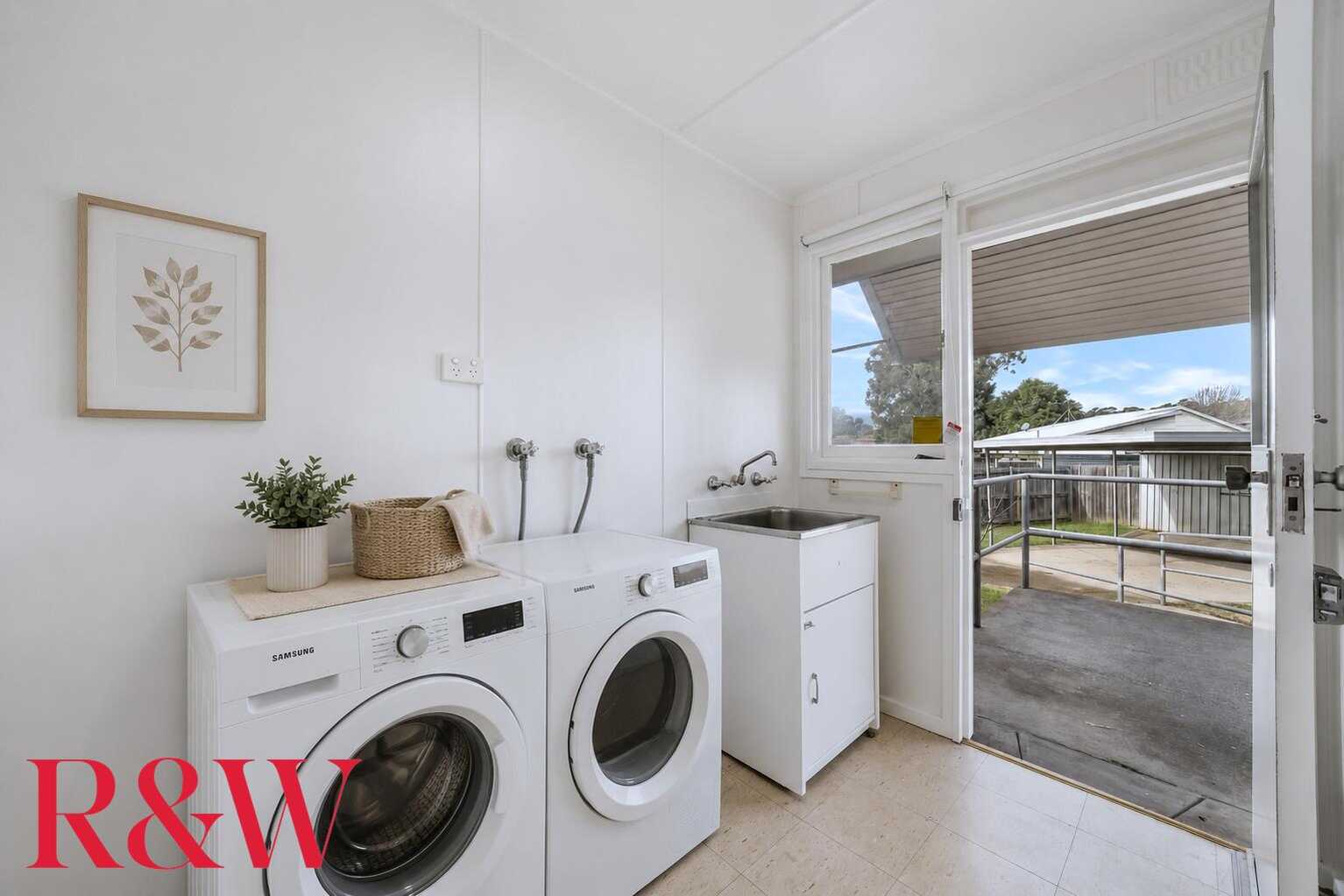 38 Docharty Street Bradbury 38 Docharty Street Bradbury
