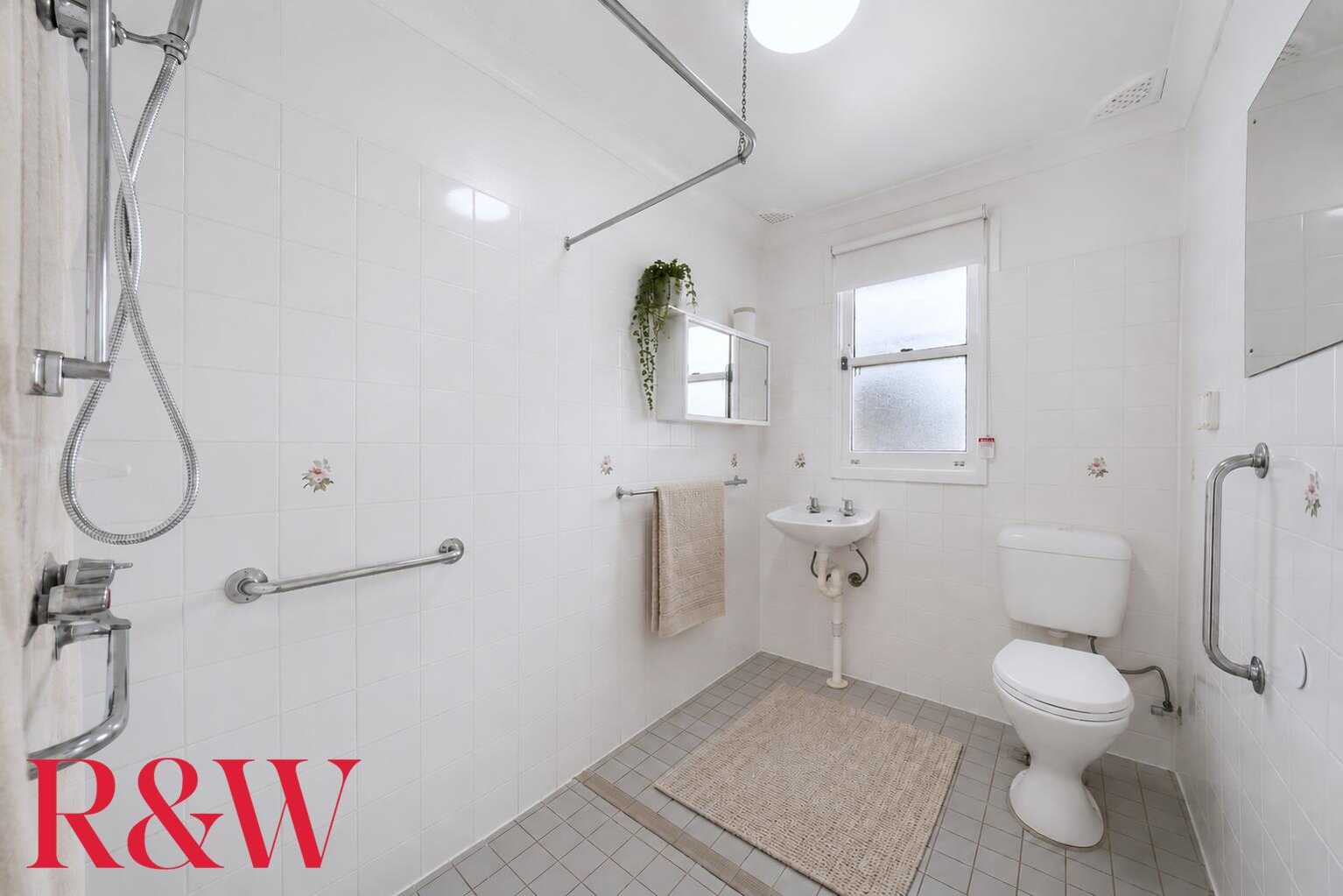 38 Docharty Street Bradbury 38 Docharty Street Bradbury