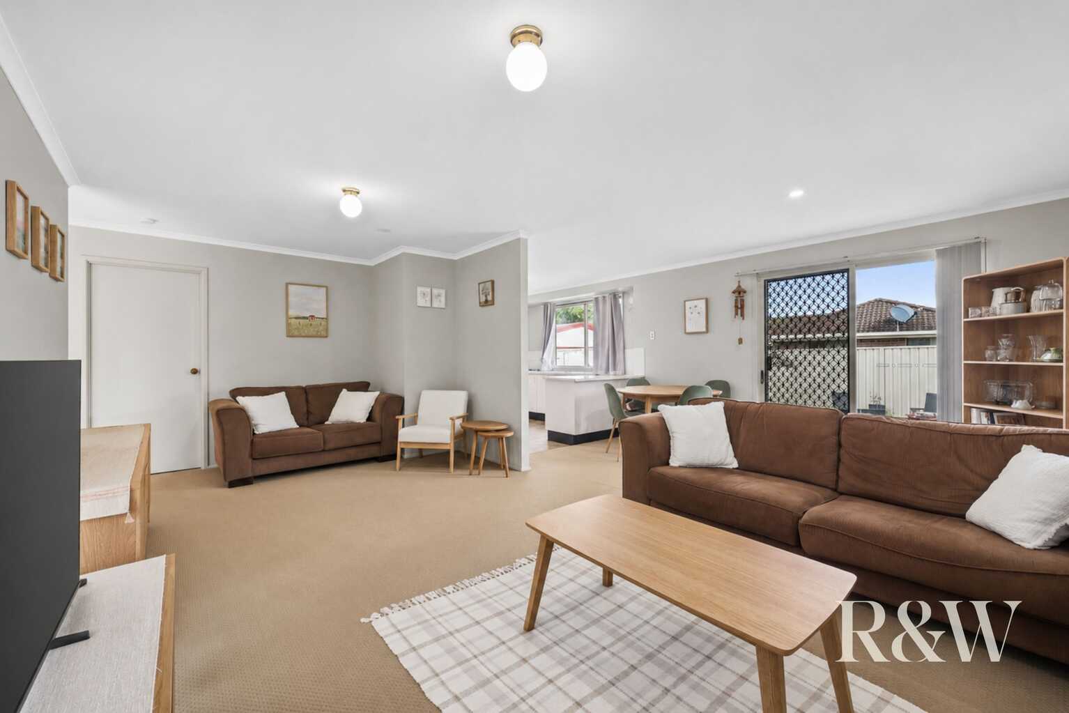 7 CARANDINI STREET St Helens Park