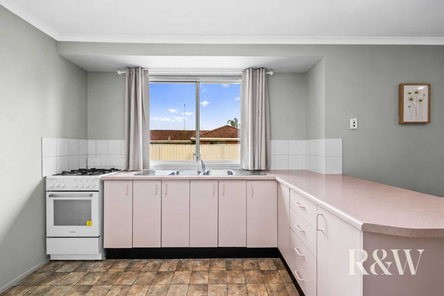 7 CARANDINI STREET St Helens Park