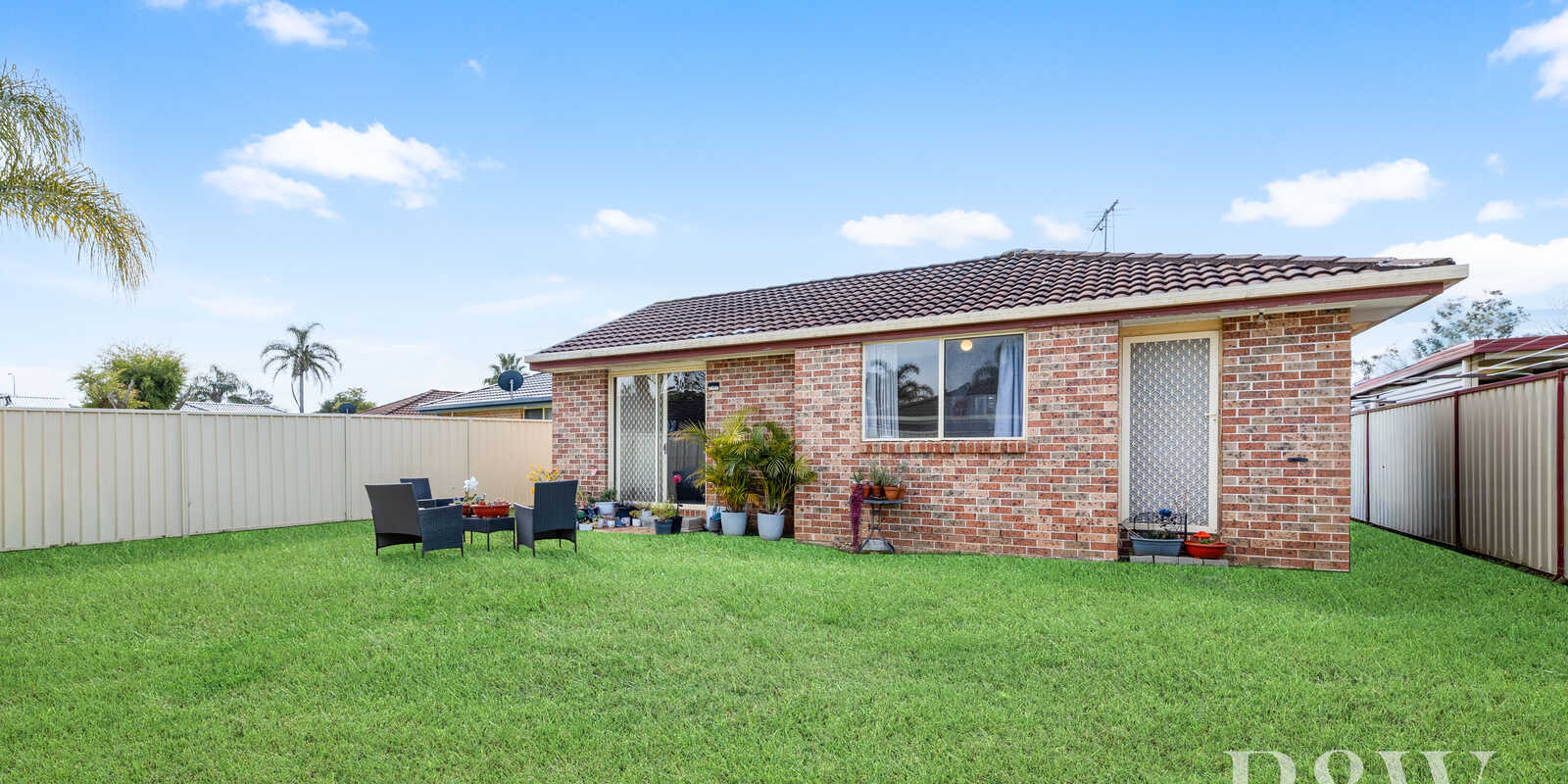 7 CARANDINI STREET St Helens Park
