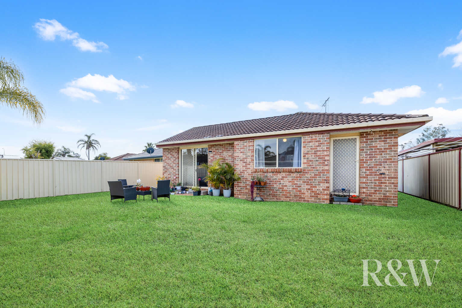 7 CARANDINI STREET St Helens Park