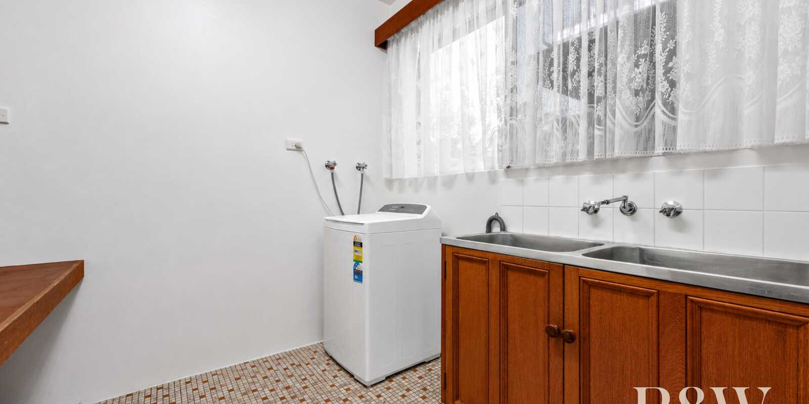 35 AKUNA AVENUE Bradbury