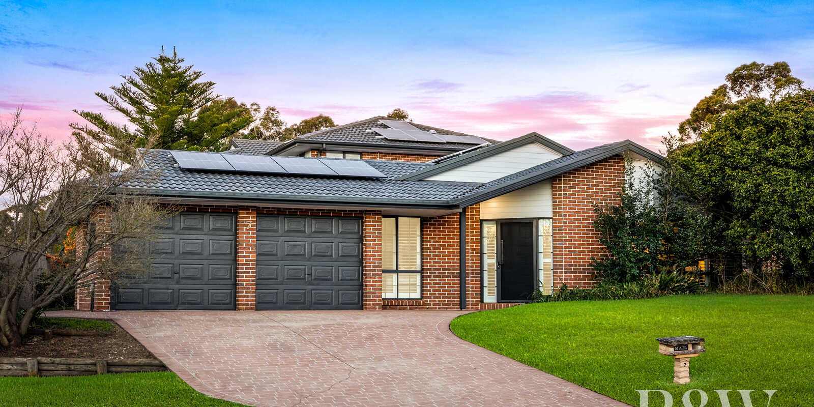 7 GEORGE CALEY PLACE Mount Annan 7 GEORGE CALEY PLACE Mount Annan