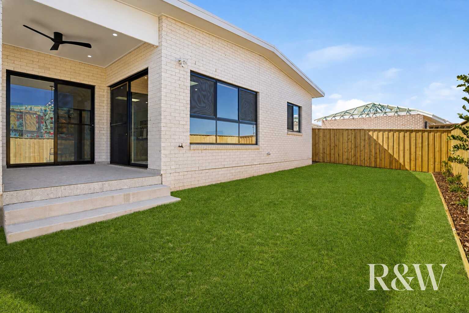 37 HARNESS DRIVE Menangle Park