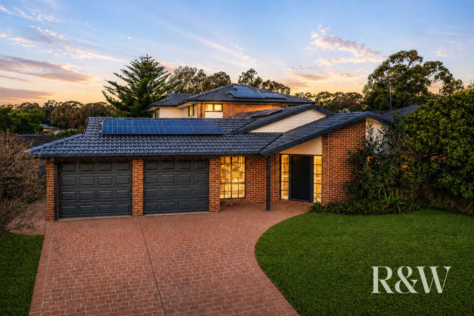 7 GEORGE CALEY PLACE Mount Annan