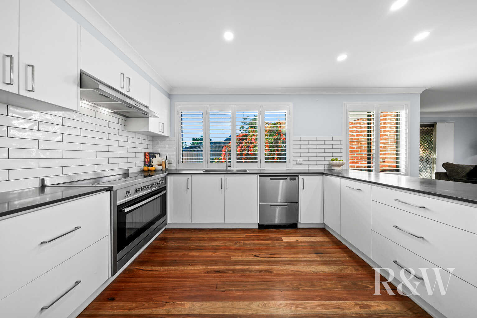 7 GEORGE CALEY PLACE Mount Annan