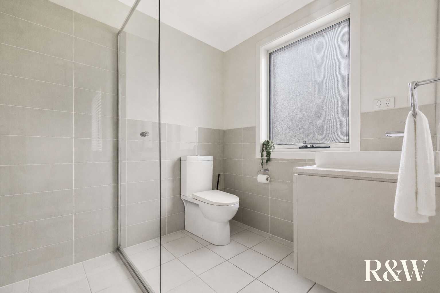 3 HIGHLAND CLOSE Macquarie Links