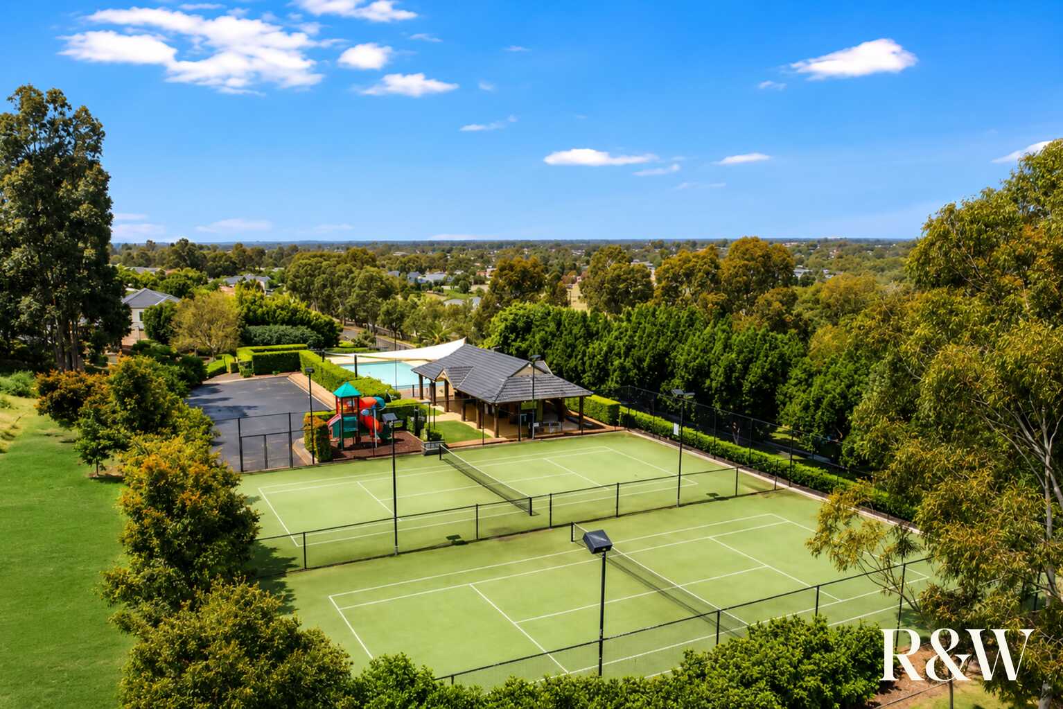 3 HIGHLAND CLOSE Macquarie Links