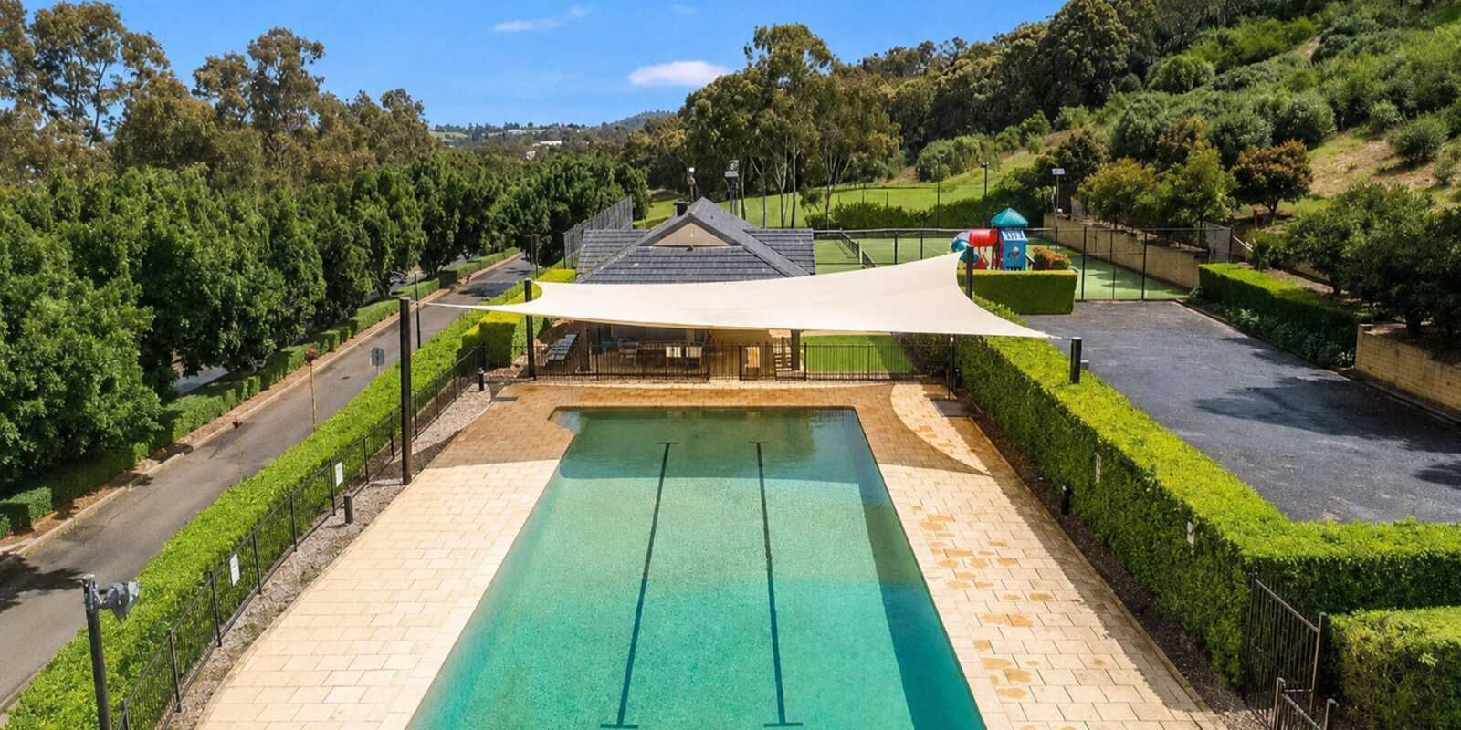 3 HIGHLAND CLOSE Macquarie Links