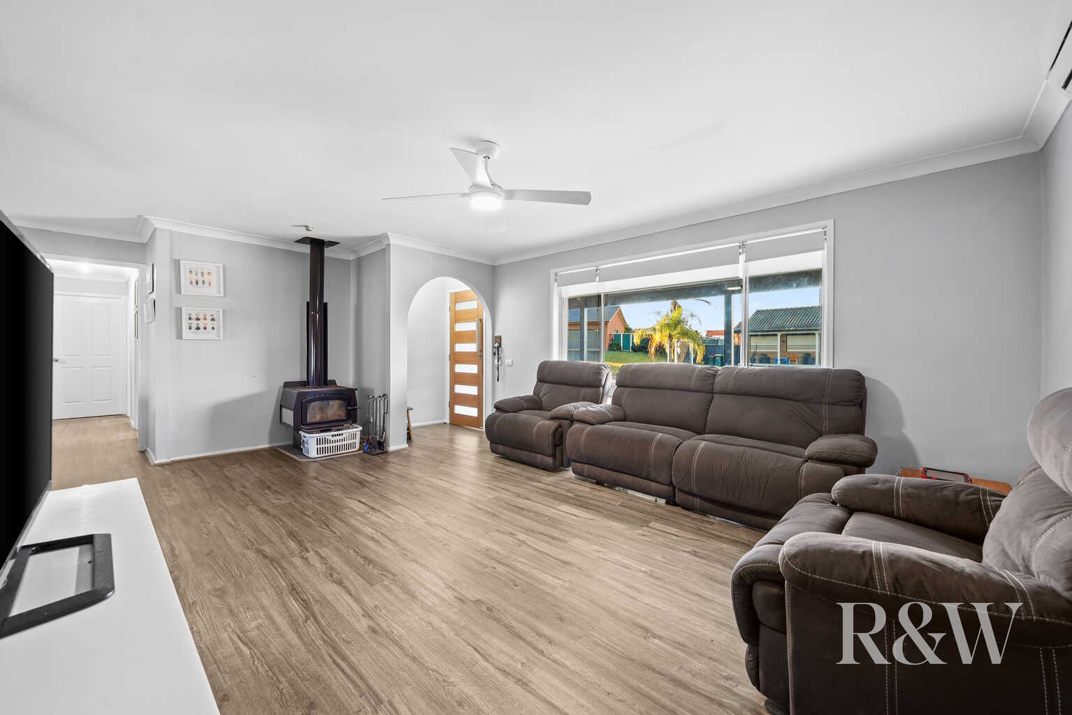 4 BRIERLEY PLACE Eagle Vale 4 BRIERLEY PLACE Eagle Vale