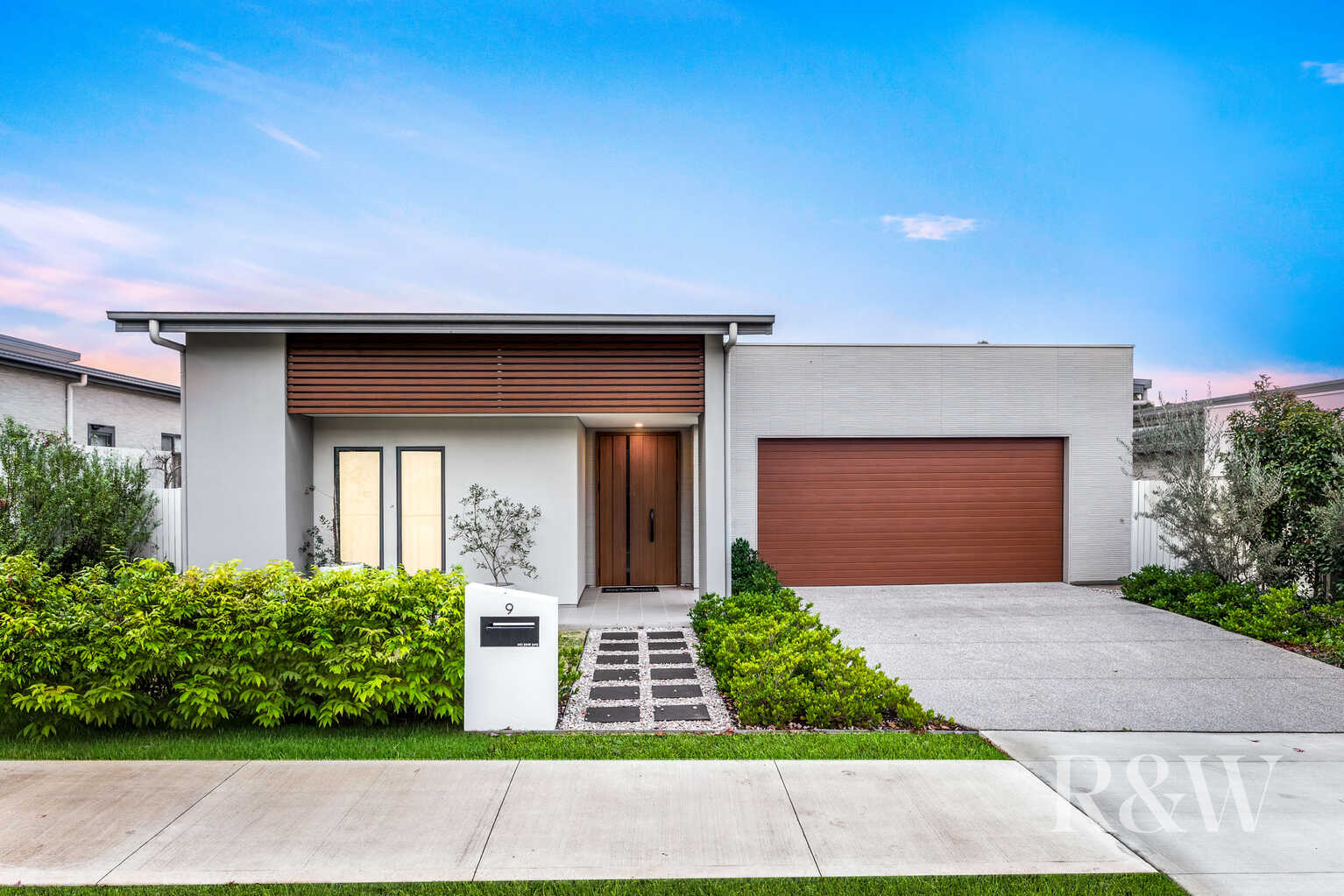 9 Hewitson Court Gledswood Hills