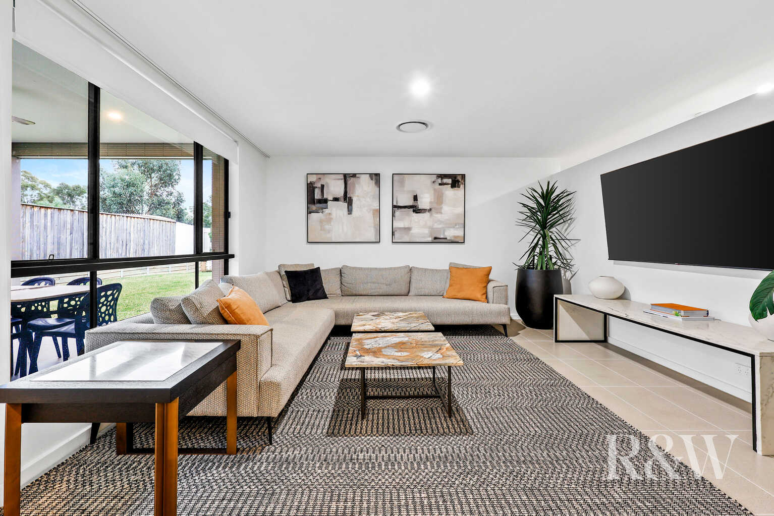 9 Hewitson Court Gledswood Hills