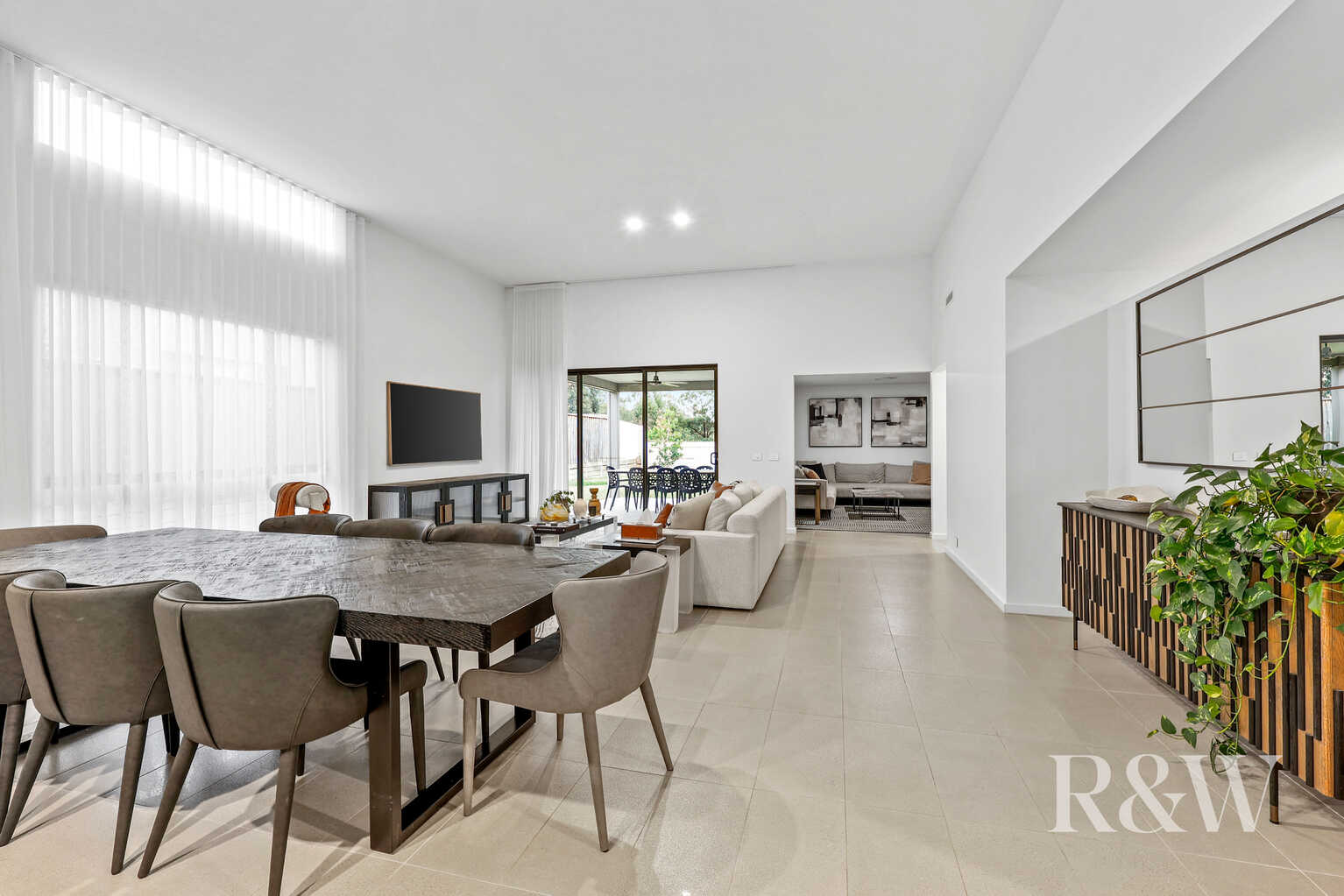 9 Hewitson Court Gledswood Hills