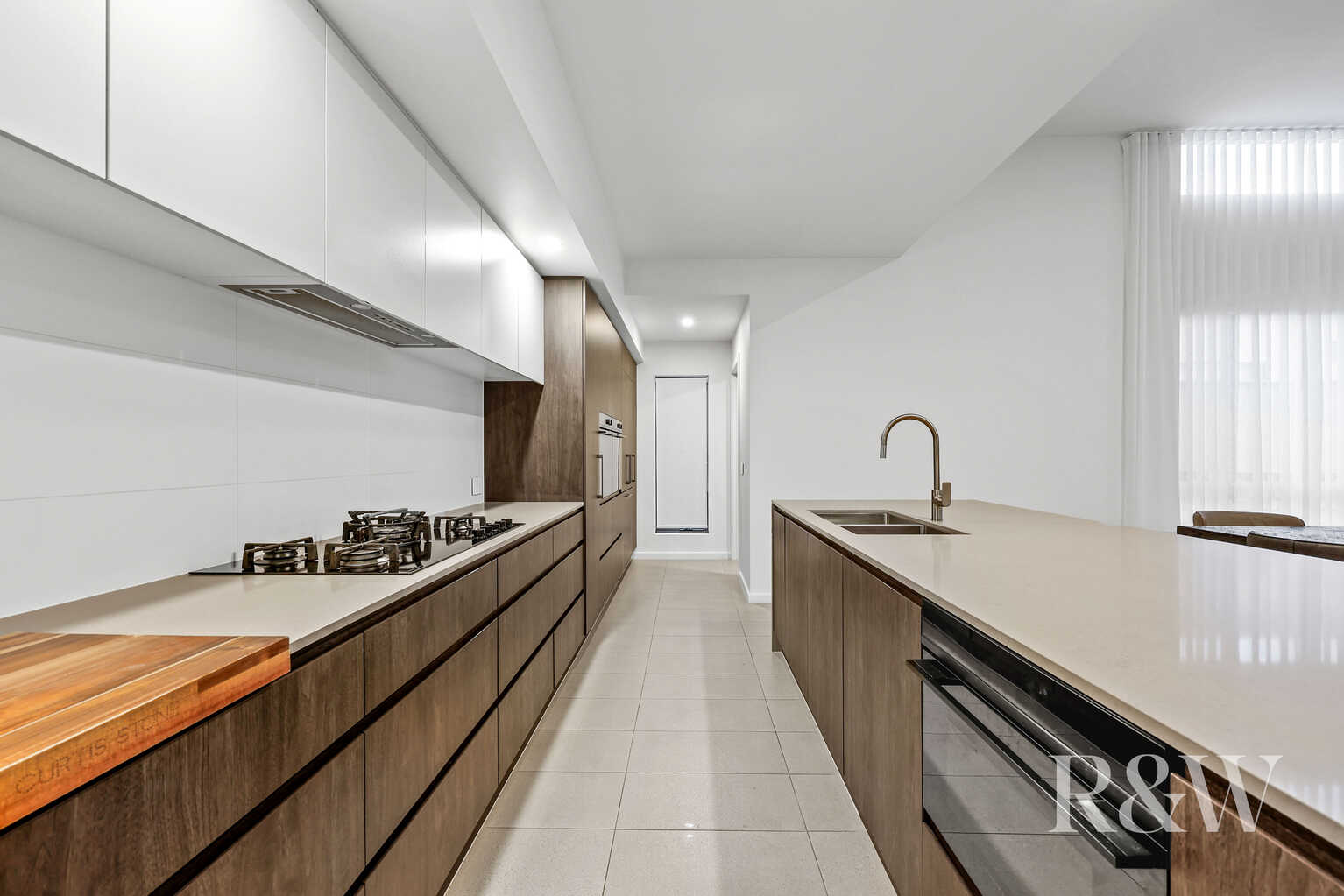 9 Hewitson Court Gledswood Hills