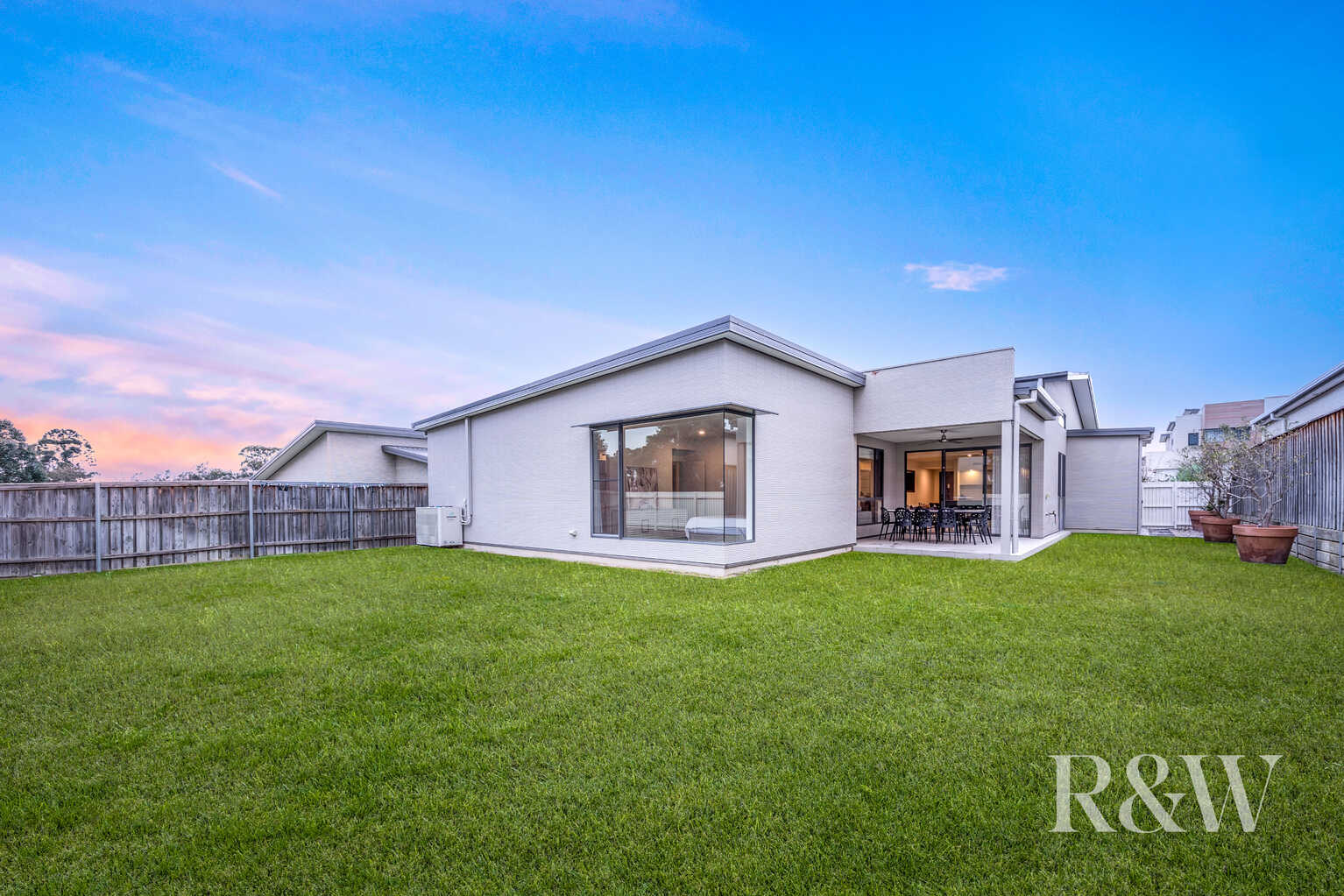 9 Hewitson Court Gledswood Hills