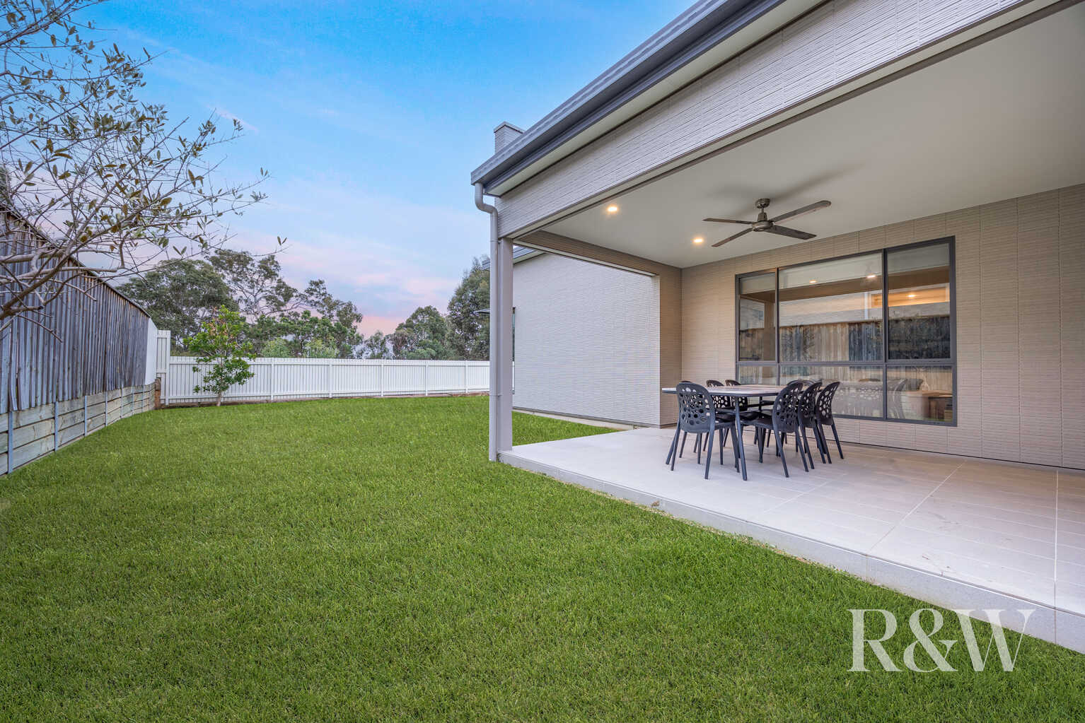 9 Hewitson Court Gledswood Hills
