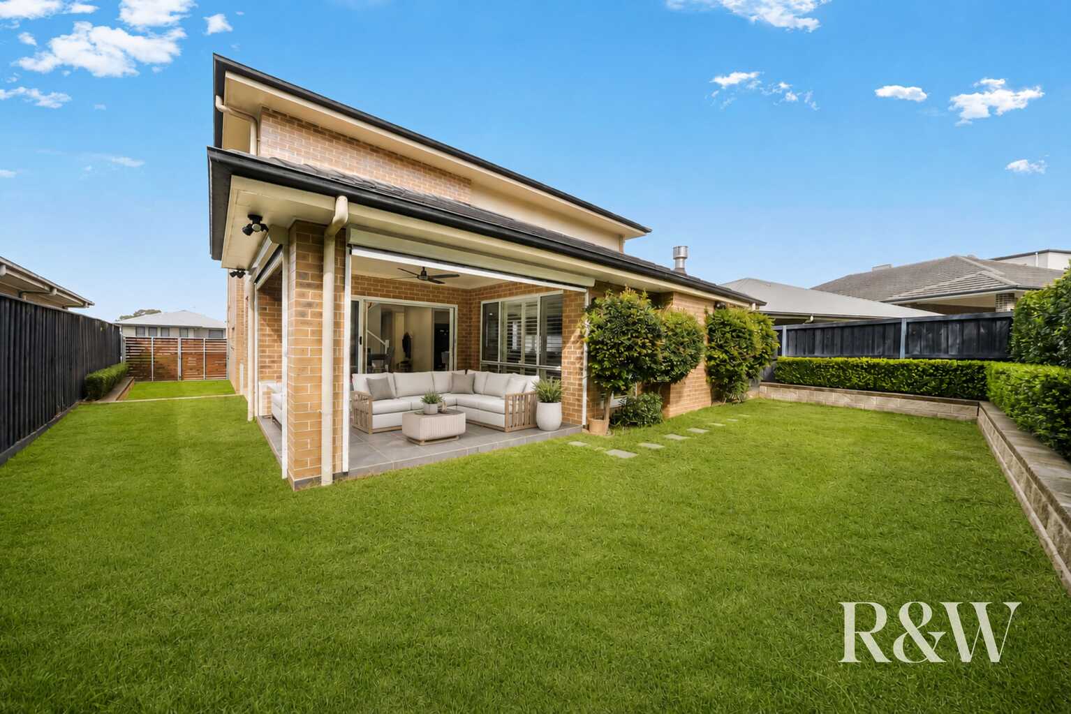 6 DROMEDARY PLACE Macquarie Links 6 DROMEDARY PLACE Macquarie Links