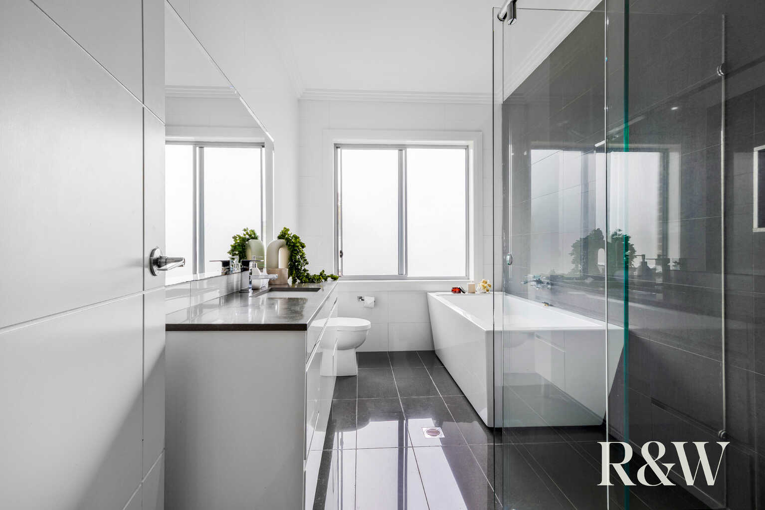 8 Jarvisfield Place Macquarie Links