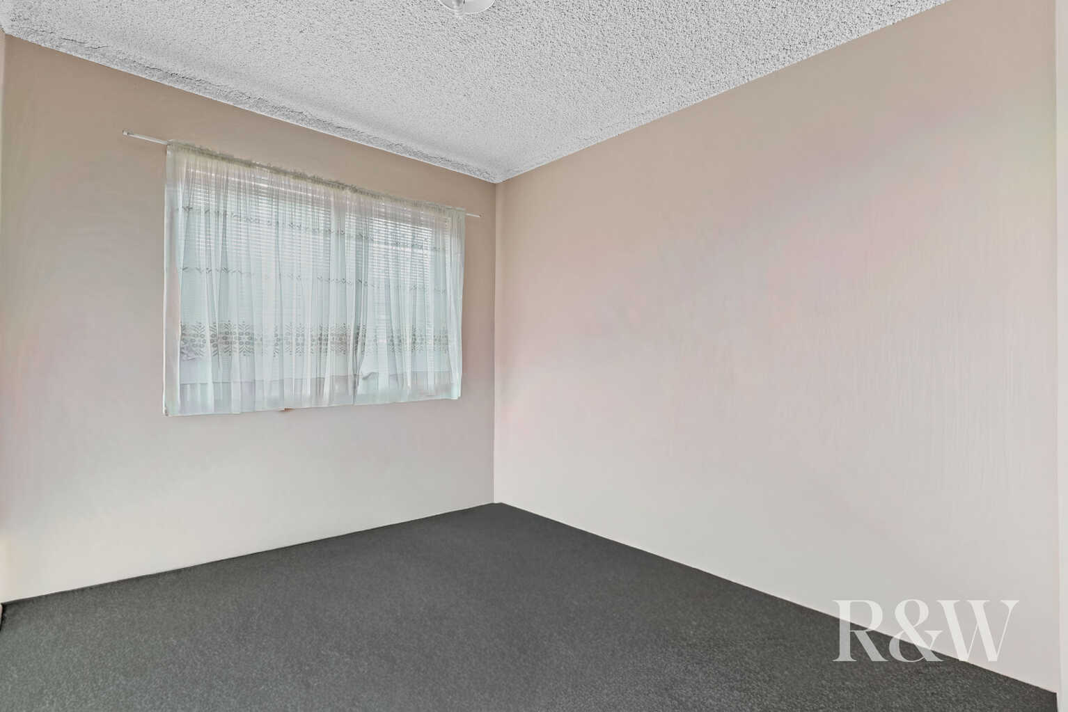 20/57 JACARANDA AVENUE Bradbury