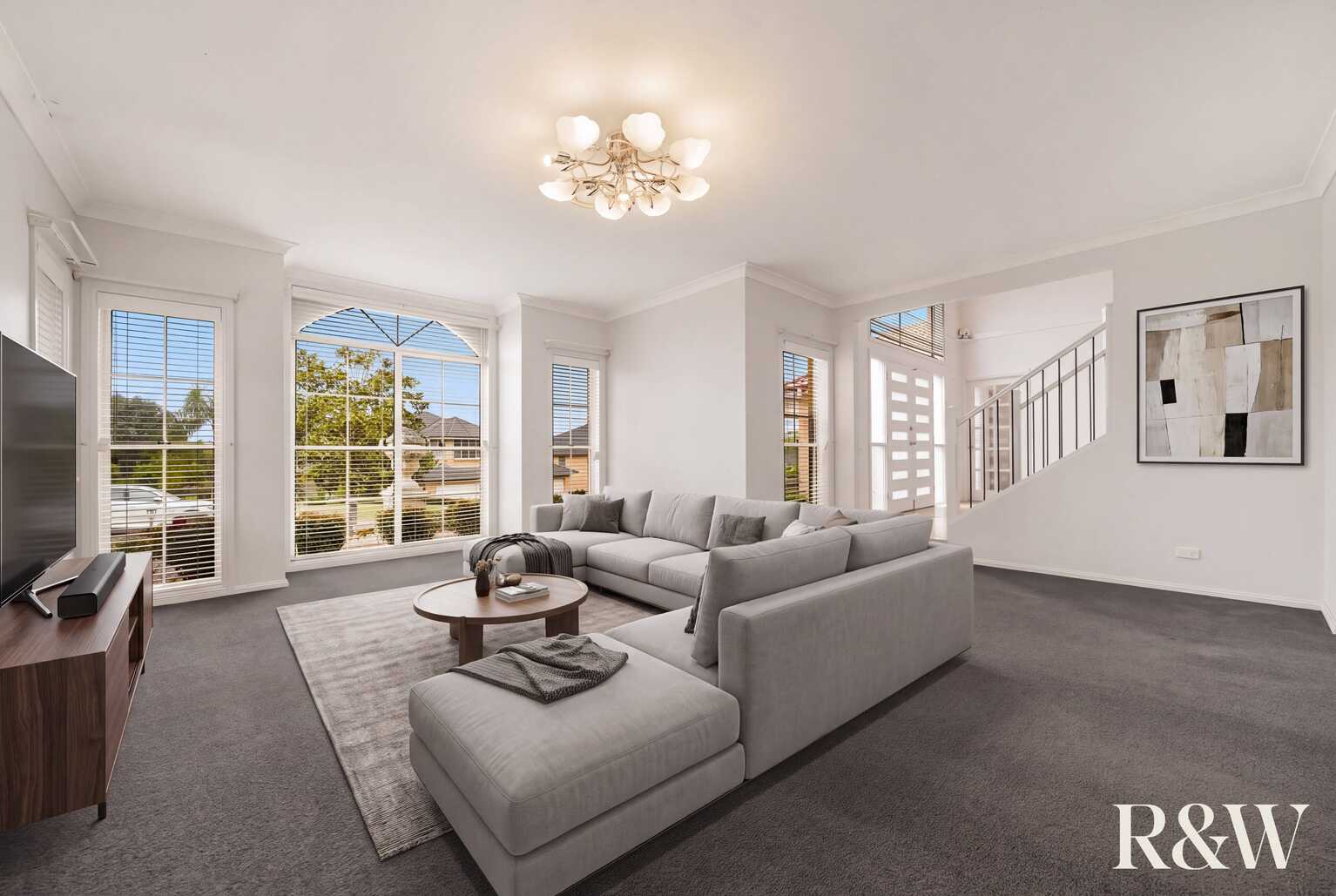 6 Forbes Way Macquarie Links