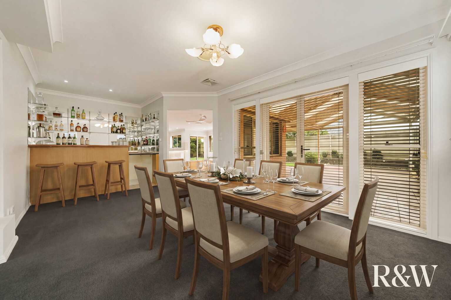 6 Forbes Way Macquarie Links