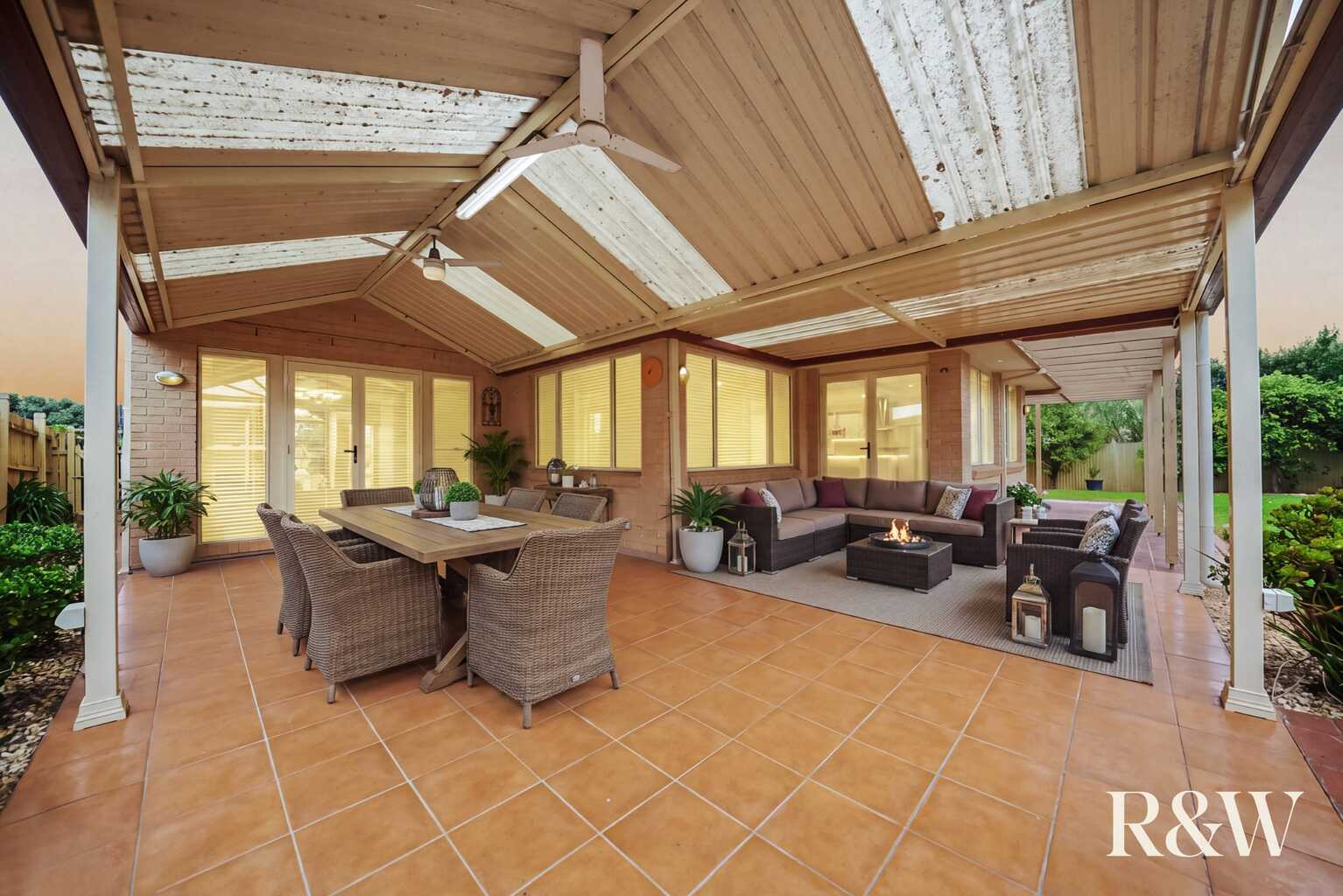6 Forbes Way Macquarie Links