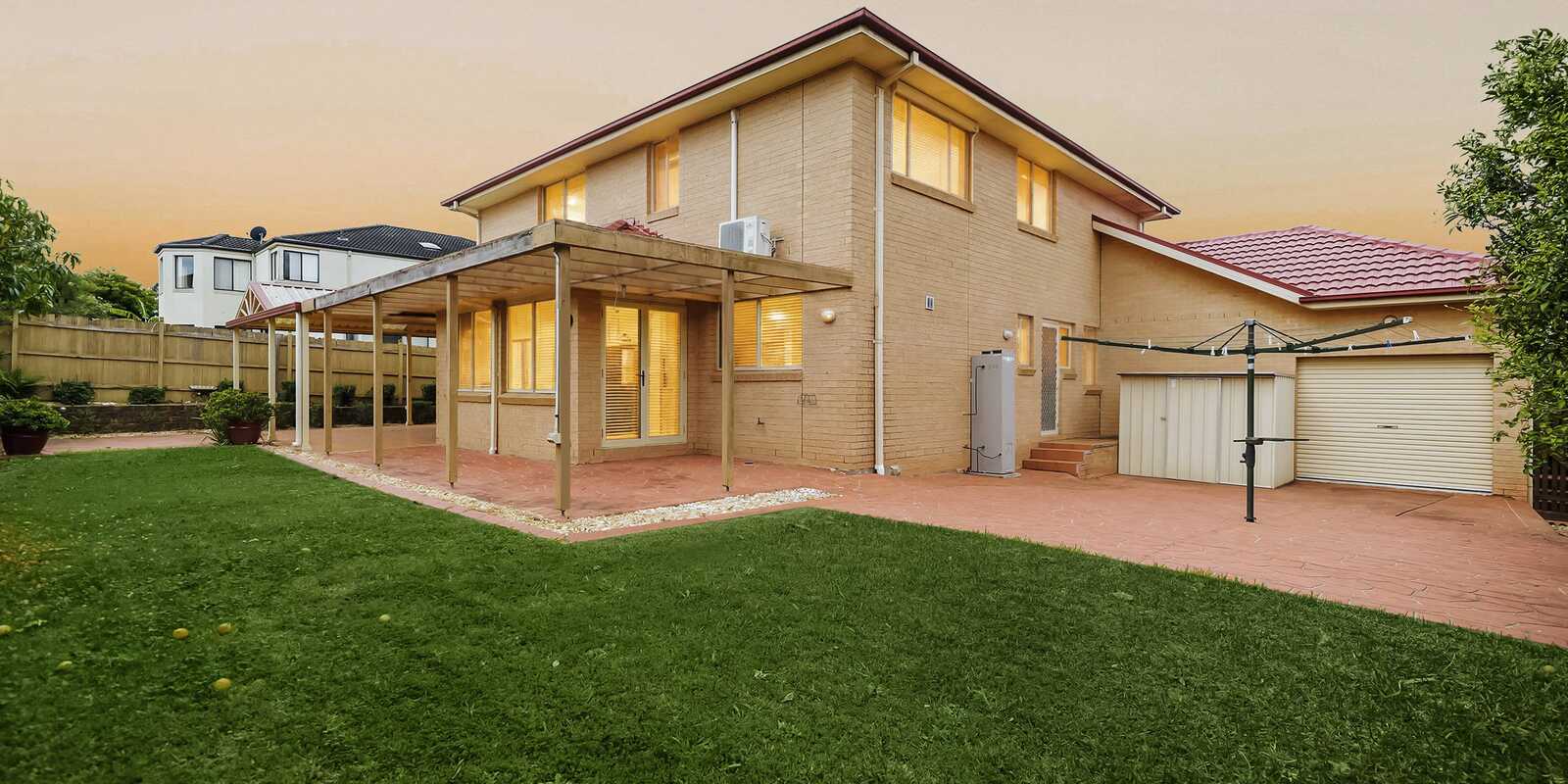 6 Forbes Way Macquarie Links