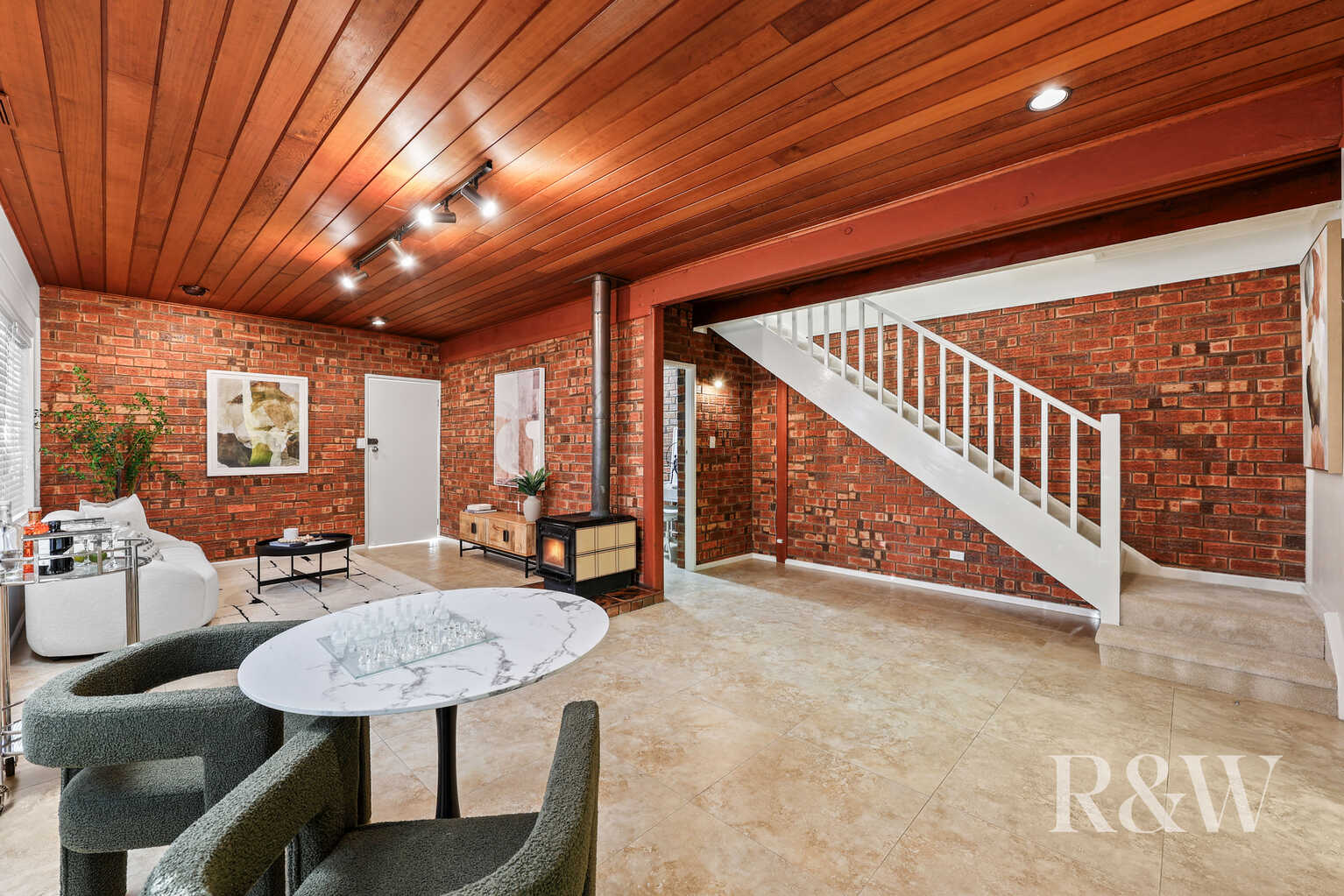 24 AKUNA AVENUE Bradbury