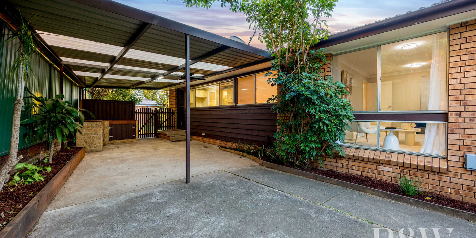 24 AKUNA AVENUE Bradbury