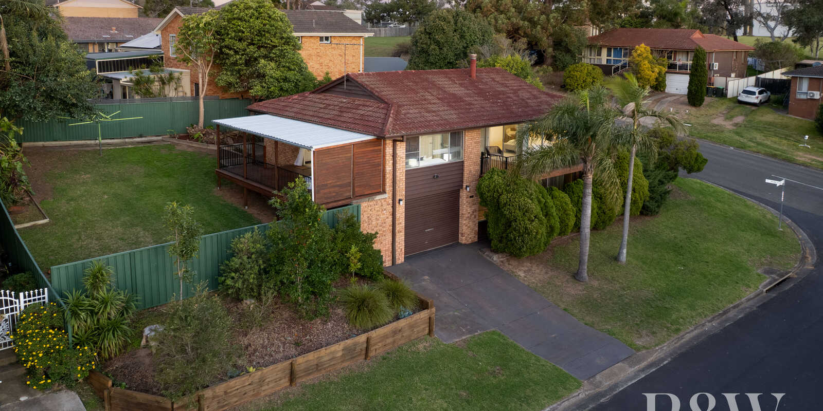 24 AKUNA AVENUE Bradbury