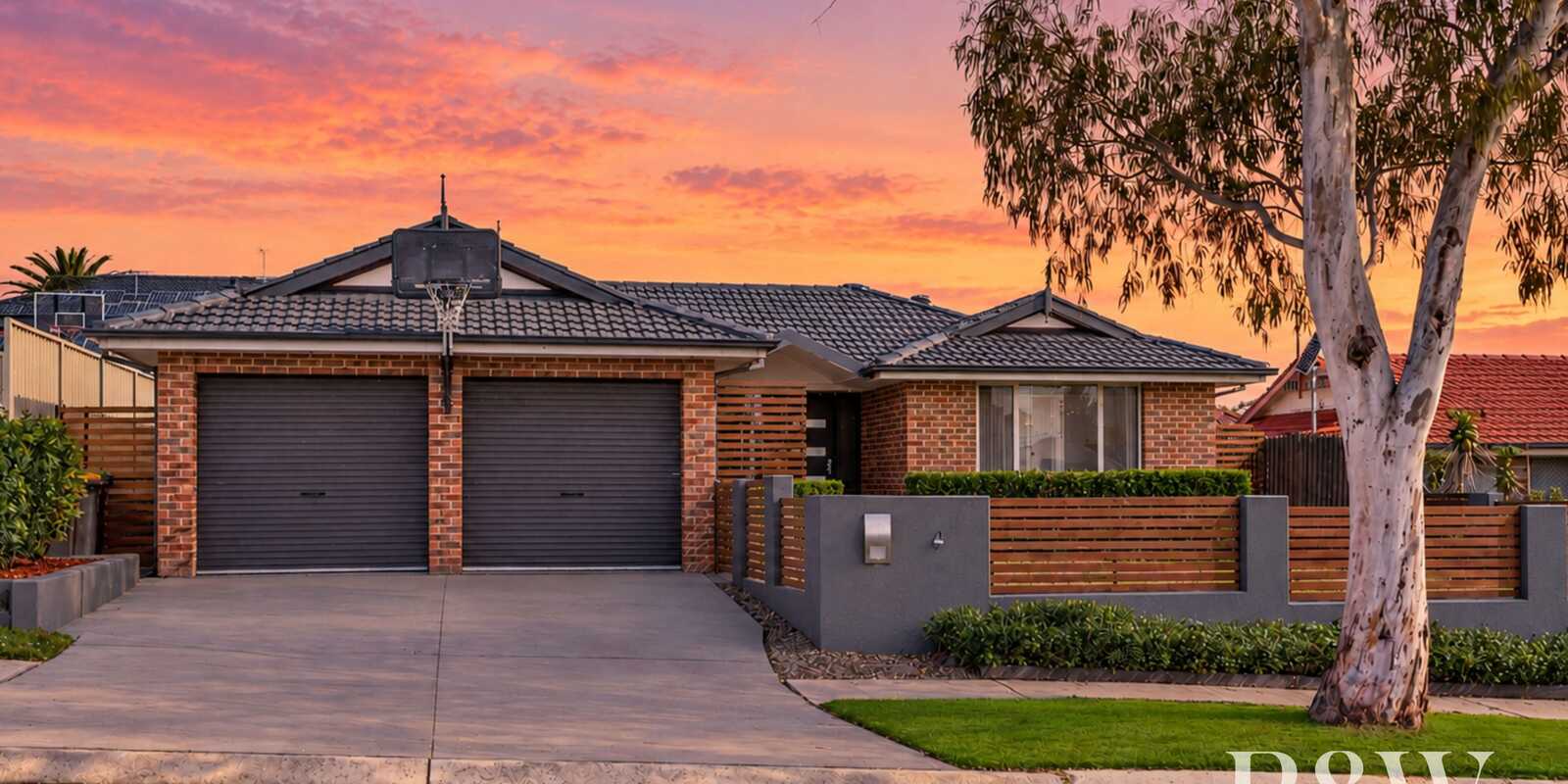 4 FRIGATE-BIRD AVENUE Hinchinbrook